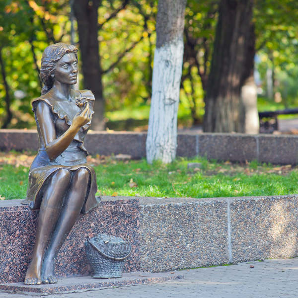 sculpture-in-rostov-park