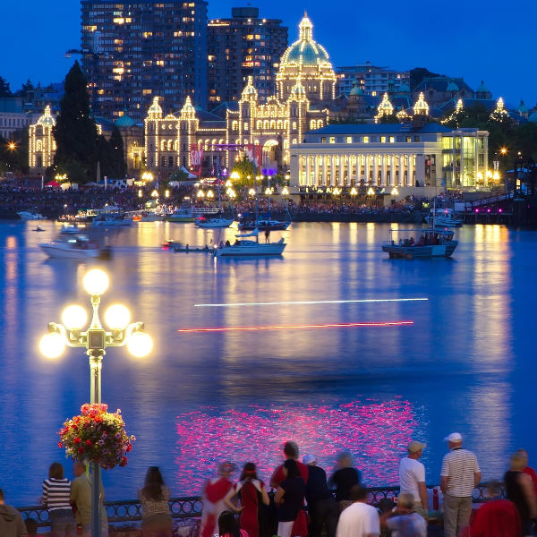 victoria inner harbour at night